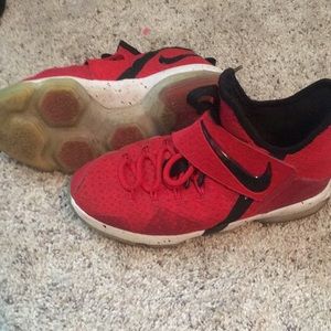 Nike LeBron 14 Basketball Shoes